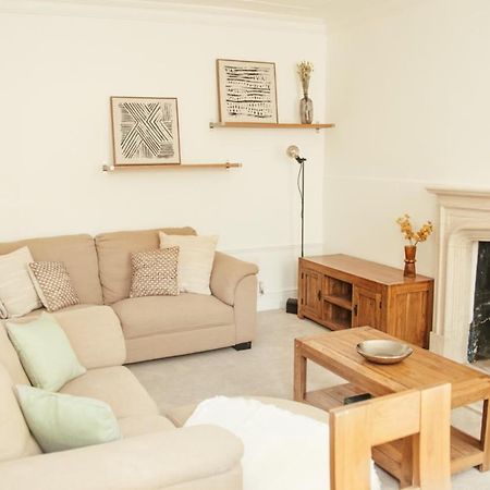 Garden Flat In Period Property Centrally Located Bath Exterior foto